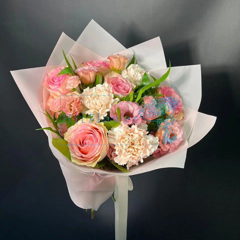 Букет цветов из: Розы, Гвоздики и Лизиантусы